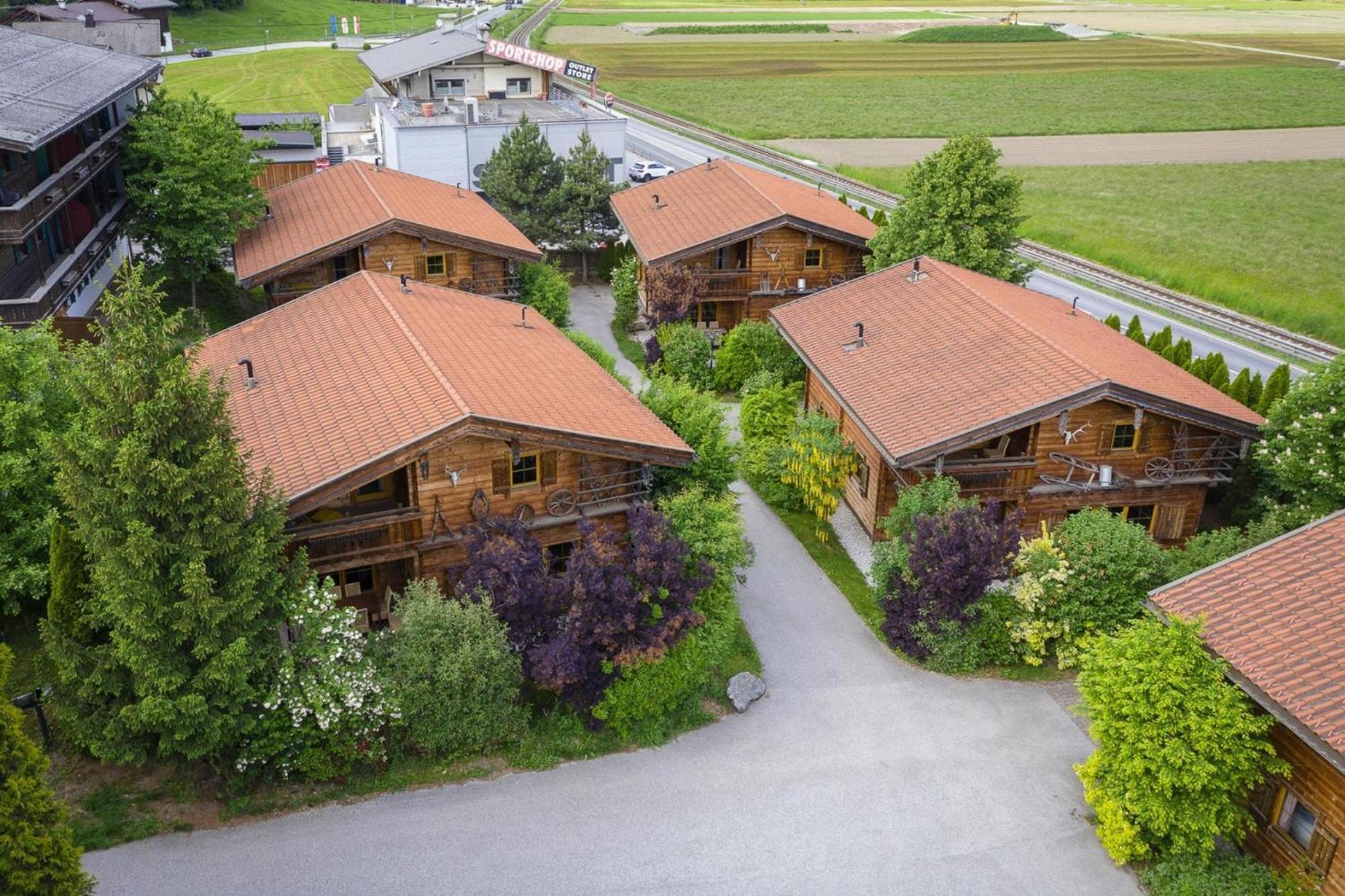 Chalets Almdorf Zillertal F Gen Fügen Esterno foto